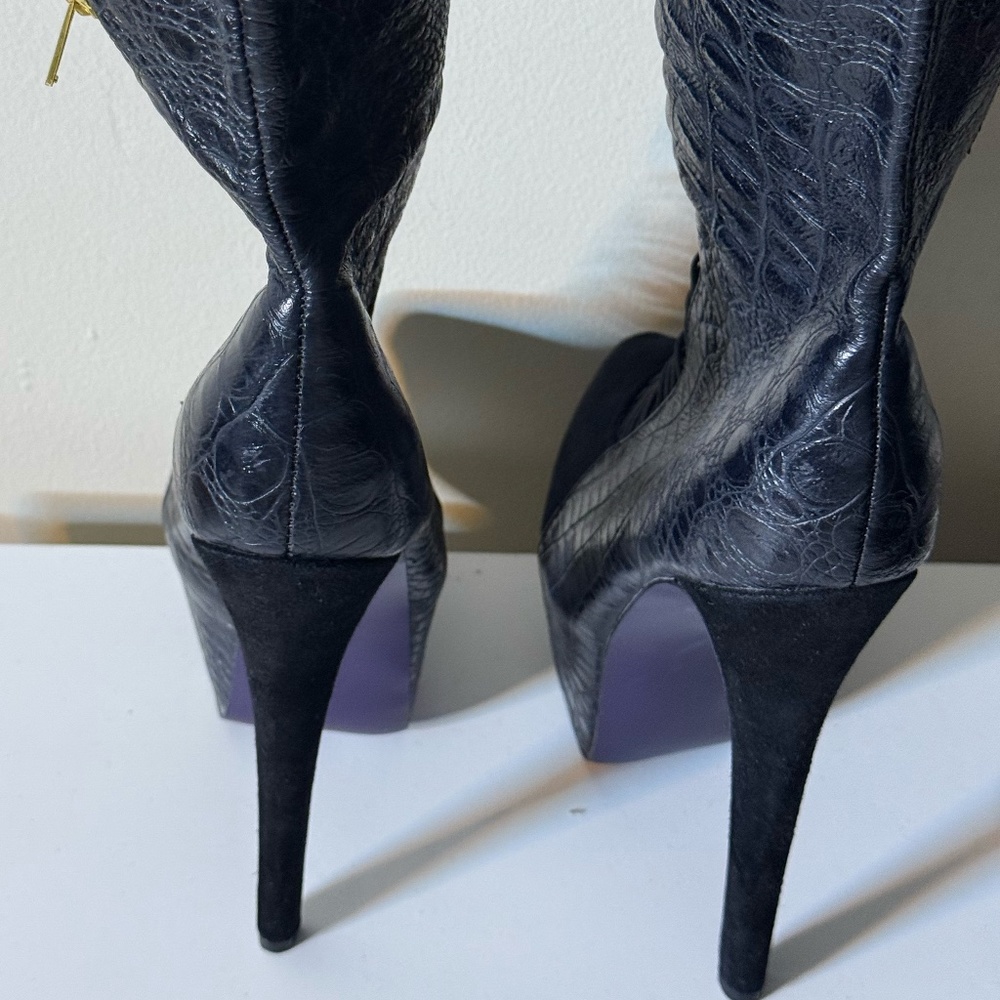 Black Croc-Embossed Thigh-High Platform Stiletto Boots with Caged Lace-Up Design - Picture 6 of 6